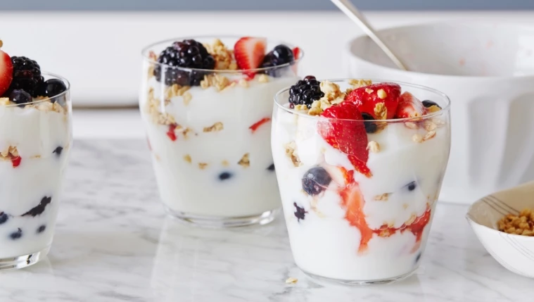 5-Minute Yoghurt and Fruit Parfaits Recipe | Food Network UK