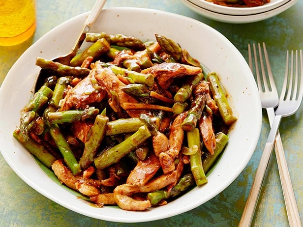 Asparagus and Chicken Stir-fry Recipe | Food Network UK