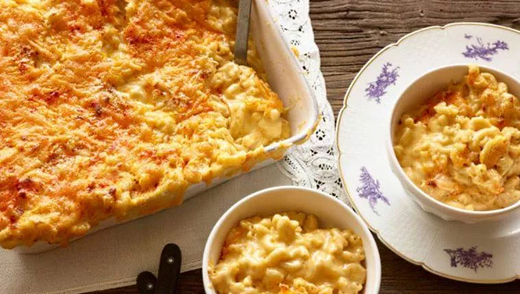 Aunt Chelle's Three Cheese Macaroni and Cheese Recipe | Food Network UK