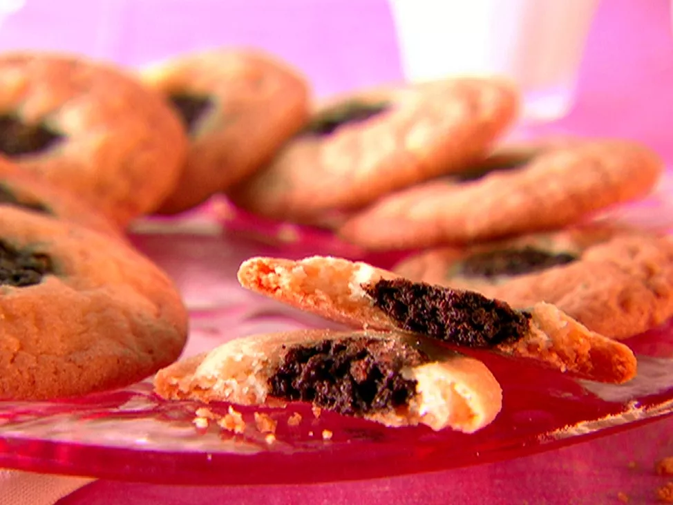Black and White Cookies Recipe | Food Network UK