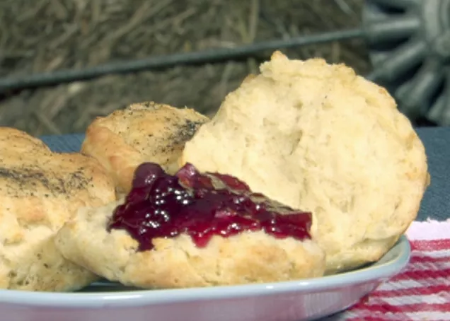 Black pepper biscuits with orange-blueberry marmalade Recipe | Food Network UK