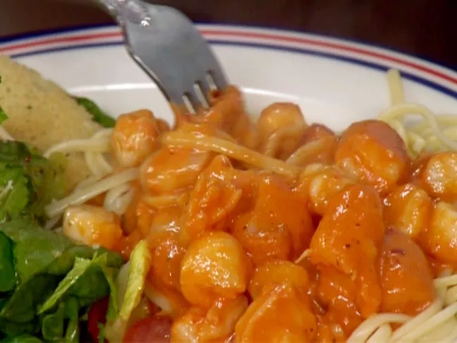 Bubba's creamy spicy seafood pasta Recipe | Food Network UK