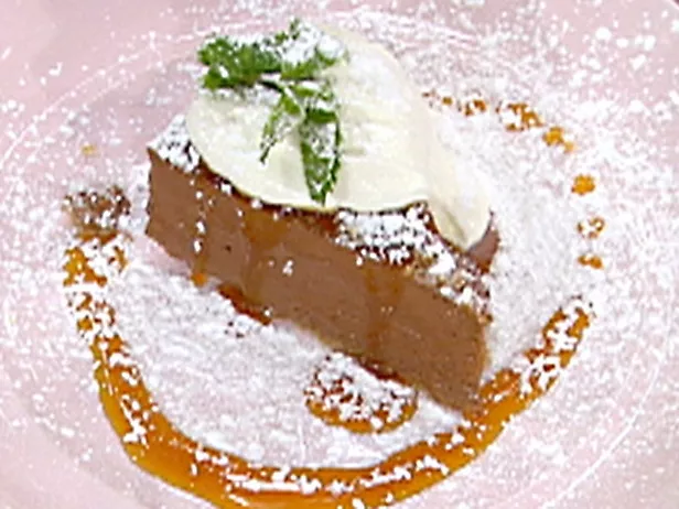 Chocolate torte with coffee cream Recipe | Food Network UK