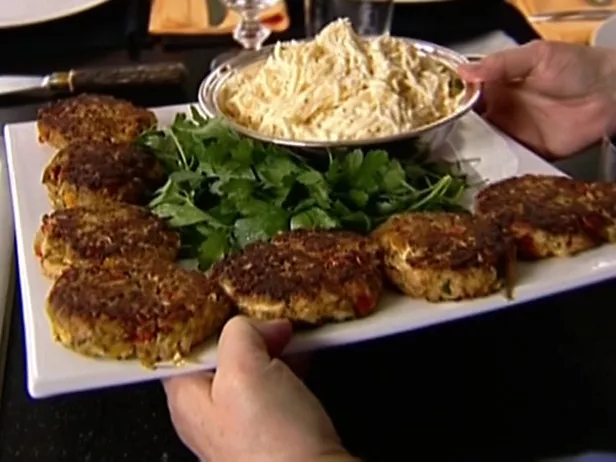 Crab cakes Recipe | Food Network UK