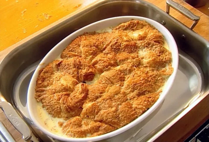 Croissant bread pudding Recipe | Food Network UK