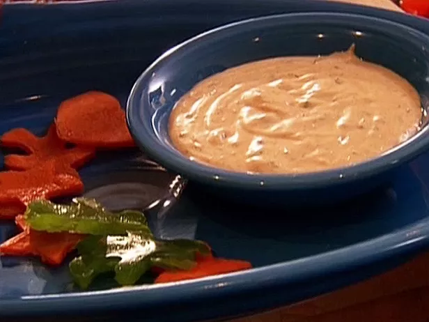 Crudite with roasted garlic and red bell pepper dip Recipe | Food Network UK