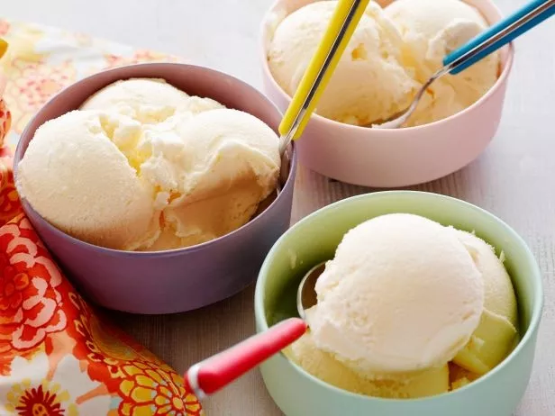 French vanilla ice cream Recipe | Food Network UK