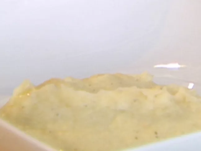 Garlic Mashed Potatoes Recipe | Food Network UK