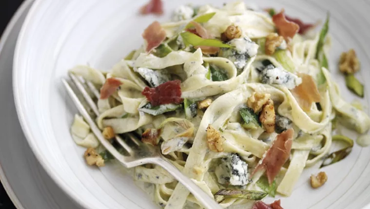 Gorgonzola Tagliatelle with Walnuts, Leeks and Parma Ham Recipe | Food Network UK