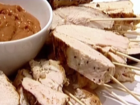 Grilled lemon chicken skewers with satay dip Recipe | Food Network UK