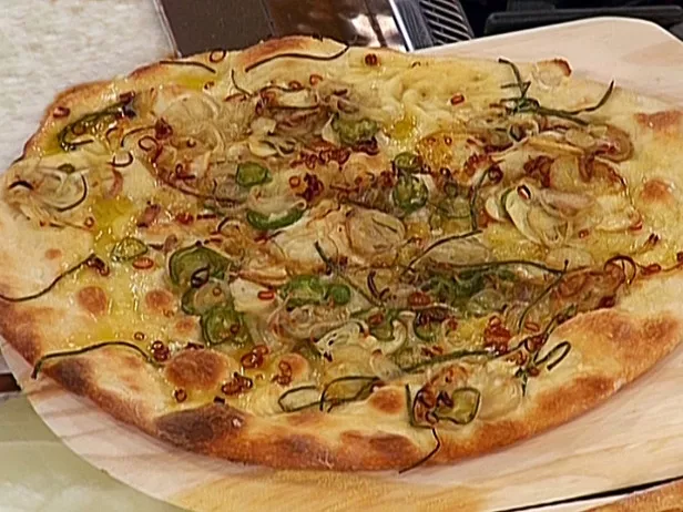 Herbed potato and pancetta pizza Recipe | Food Network UK