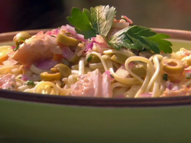 Linguine with roasted salmon and lemon Recipe | Food Network UK