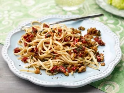Linguine with Sun-Dried Tomatoes, Olives, and Lemon Recipe | Food Network UK