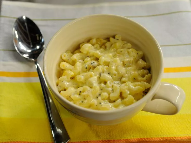 15-Minute Mac and Cheese in a Mug Recipe | Food Network UK