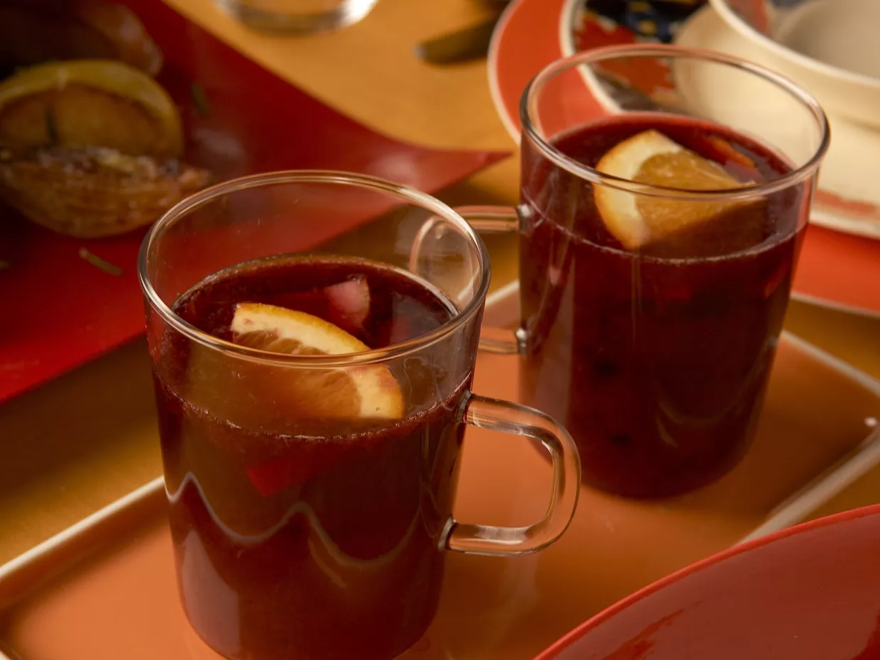 Mulled red wine sangria Recipe | Food Network UK