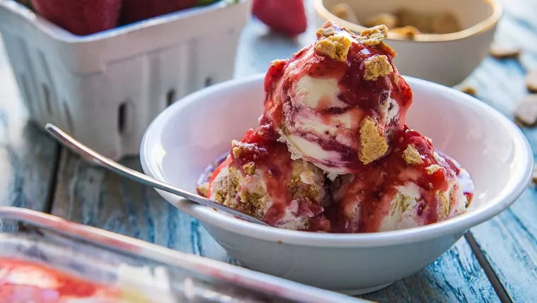 No-Churn Strawberry Cheesecake Ice Cream Recipe | Food Network UK
