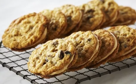 Oatmeal Raisin Sandwich Cookies Recipe | Food Network UK