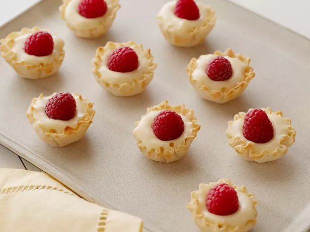Raspberry Vanilla Tartlets Recipe | Food Network UK
