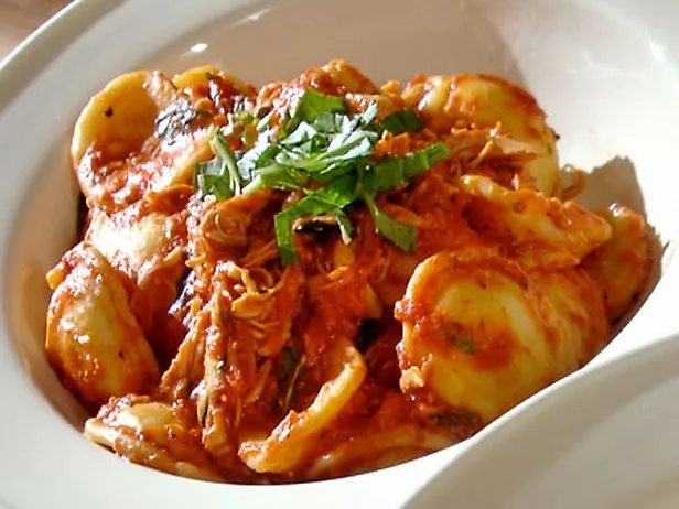 Ravioli with rocket, tomatoes and pancetta Recipe | Food Network UK
