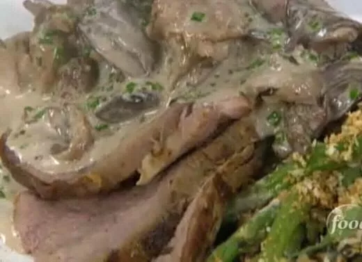 Red wine and wild mushroom sauce Recipe | Food Network UK