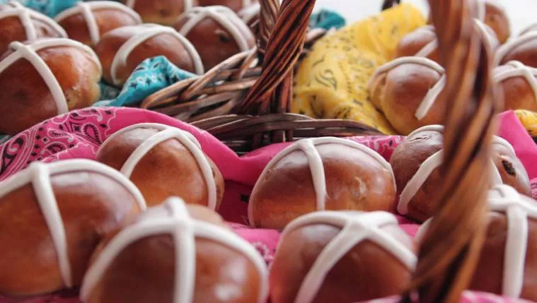 Hot Cross Buns Recipe | Food Network UK
