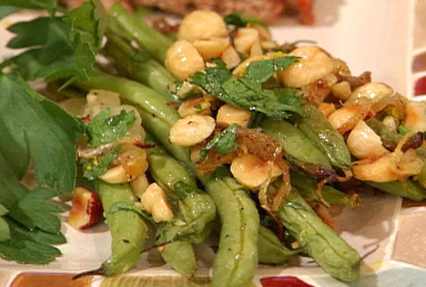 Roasted green beans with shallots and hazelnuts Recipe | Food Network UK