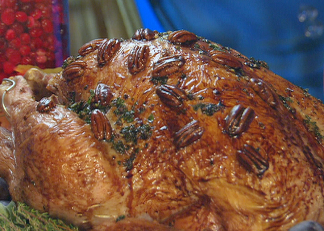 Roasted turkey with fried pecan-bourbon glaze Recipe | Food Network UK