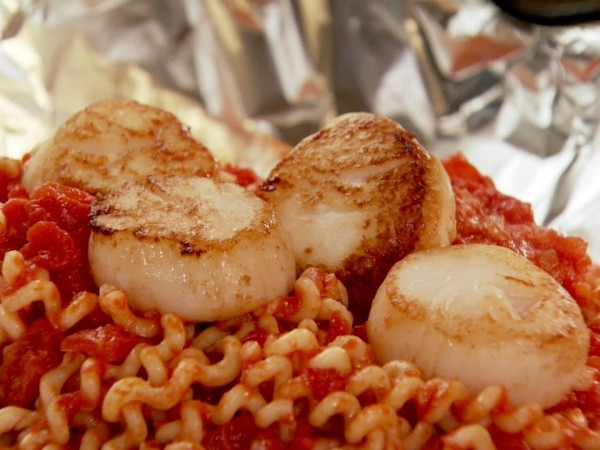 Seafood Pasta in a Foil Package Recipe | Food Network UK