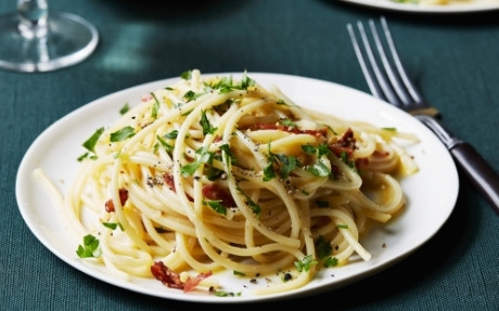 Spaghetti alla Carbonara Recipe | Food Network UK