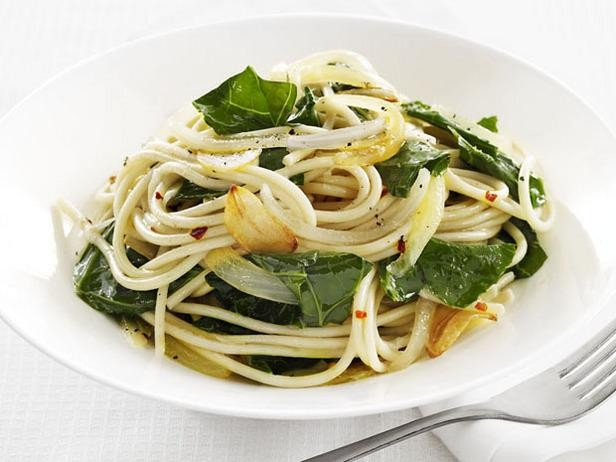Spaghetti with oil and garlic (aglio e olio) Recipe | Food Network UK
