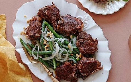 Spice Rubbed Lamb Chops with Green Beans Recipe | Food Network UK