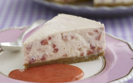 Stacey Solomon’s Pink Strawberry Cheesecake Recipe | Food Network UK