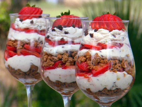 Strawberry cannoli parfaits Recipe | Food Network UK