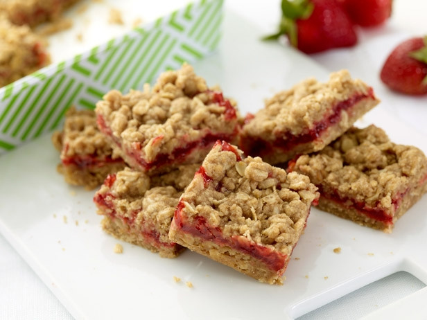 Strawberry Oatmeal Bars Recipe | Food Network UK