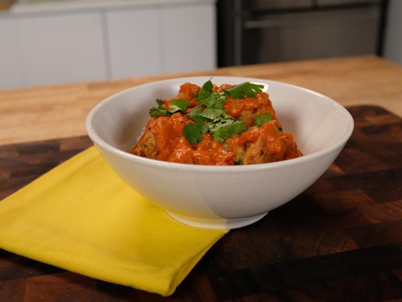 Vegan Dumplings in Creamy Tomato Curry Recipe | Food Network UK