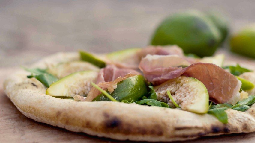 Sophie Grigson's Pizza Fichi Prosciutto Fontina Recipe | Food Network UK