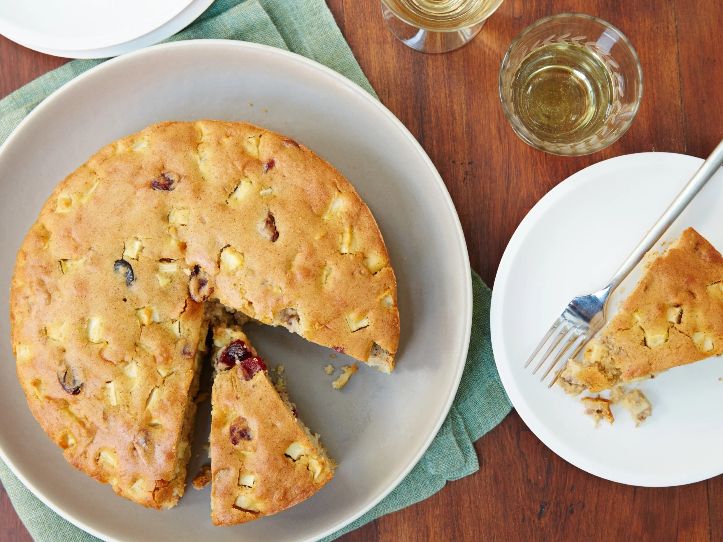 apple walnut torta
