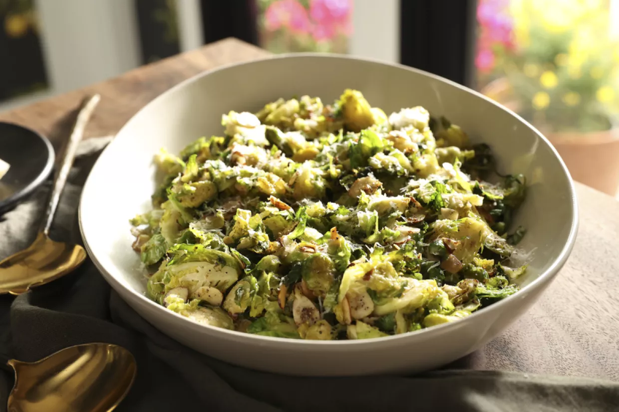 Cacio e Pepe Brussels Sprouts Recipe | Food Network UK