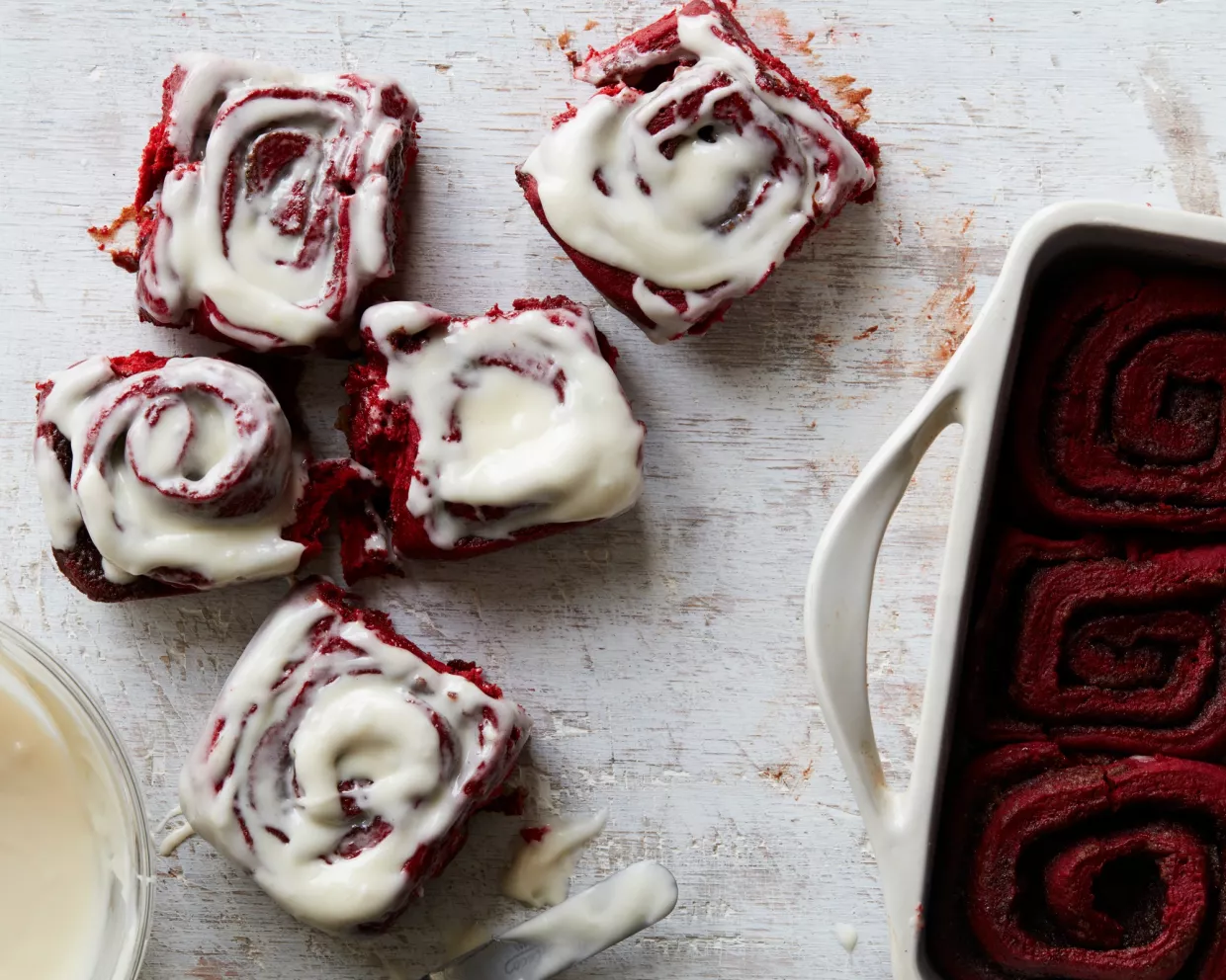 Red Velvet Cinnamon Rolls Recipe | Food Network UK
