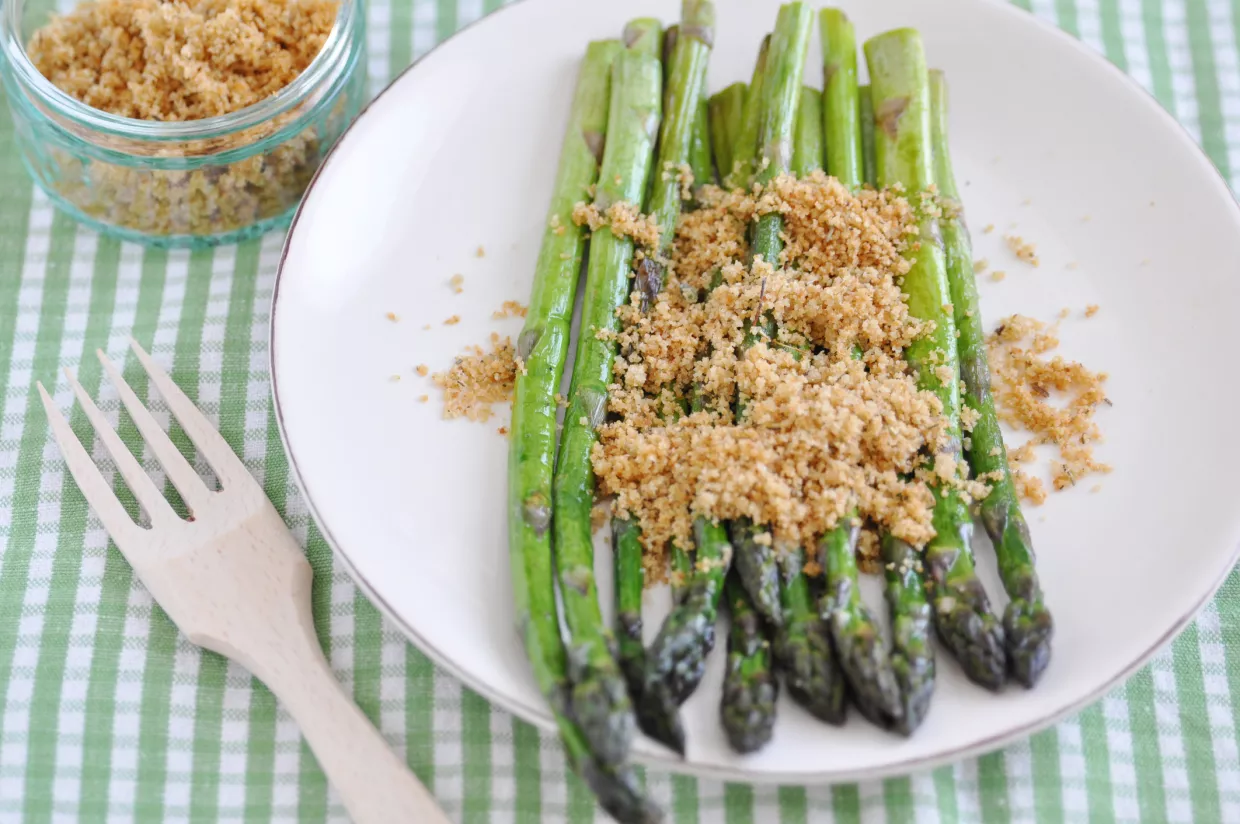 Asparagus and Parmesan-Egg Crumb Topping Recipe | Food Network UK