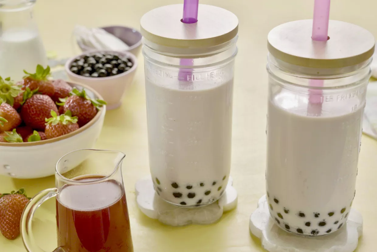Strawberry Milk Tea Recipe | Food Network UK