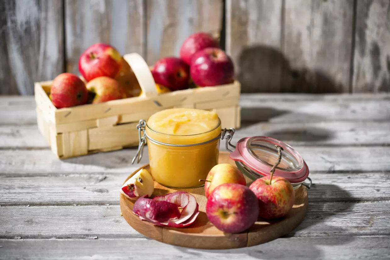 Homemade Applesauce Recipe | Food Network UK